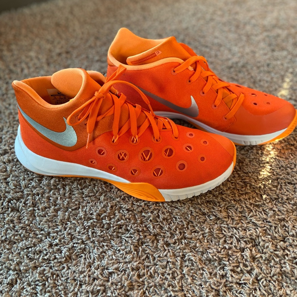 Nike Zoom sz  men’s 12/woman’s 10.5, orange